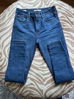 Levi's High Rise Super Skinny Dark Blue Jeans